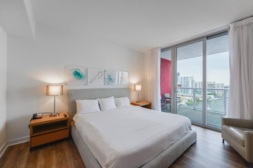 Cozy 1Br Condo Beachwalk Resort Hallandale Beach Exterior foto