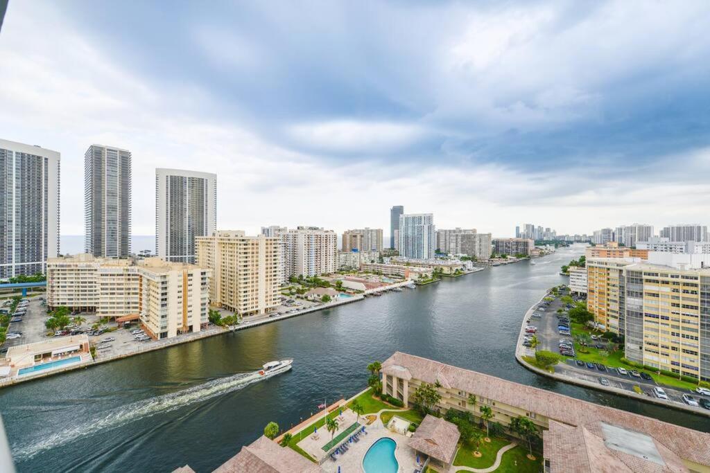 Cozy 1Br Condo Beachwalk Resort Hallandale Beach Exterior foto